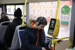 Отоларинголог Тен напомнил правила безопасного использования наушников